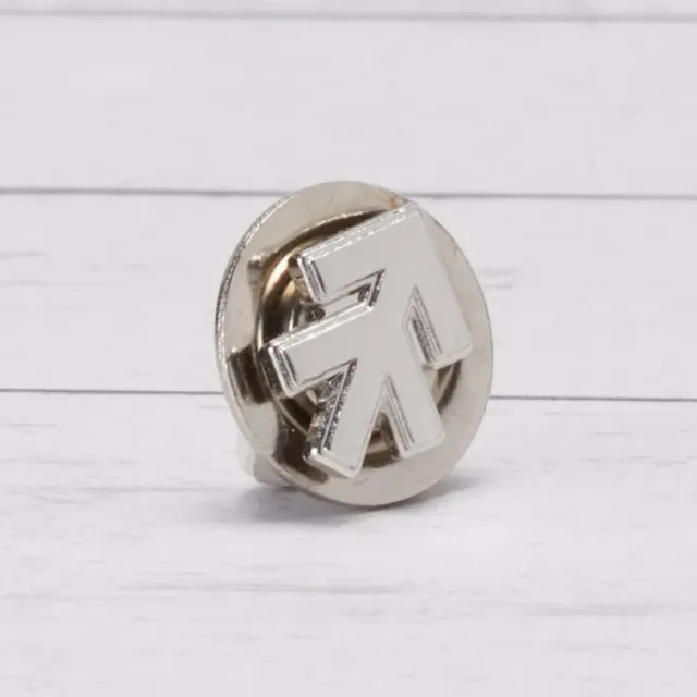 The Black Stuff TBS Icon magnet pin til hue lapel