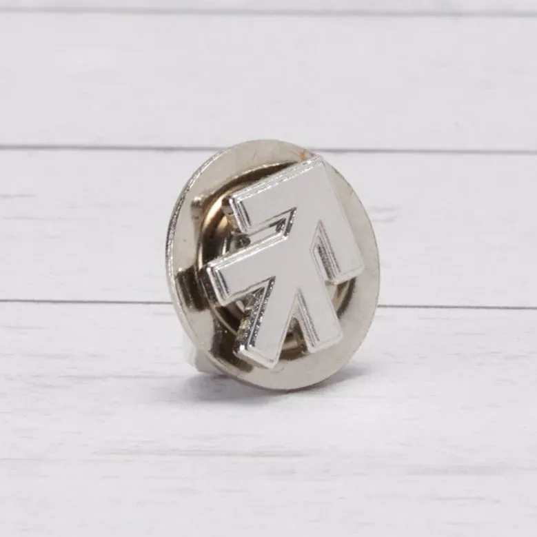 The Black Stuff TBS Icon magnet pin til hue lapel