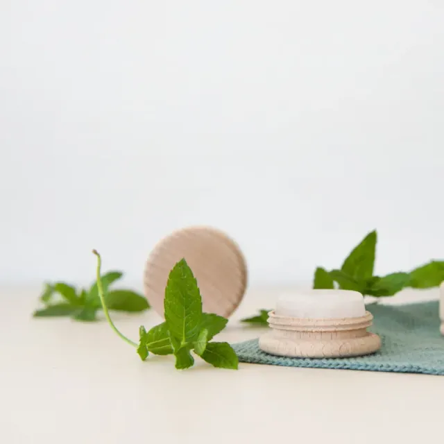 Naturayl Macaron Menthol stick 7 g mod hovedpine