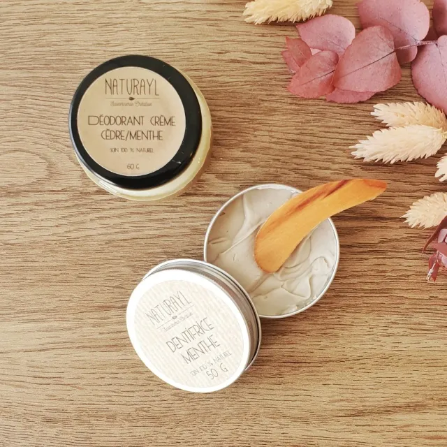 Naturayl spatel i træ til deodorant og tandpasta
