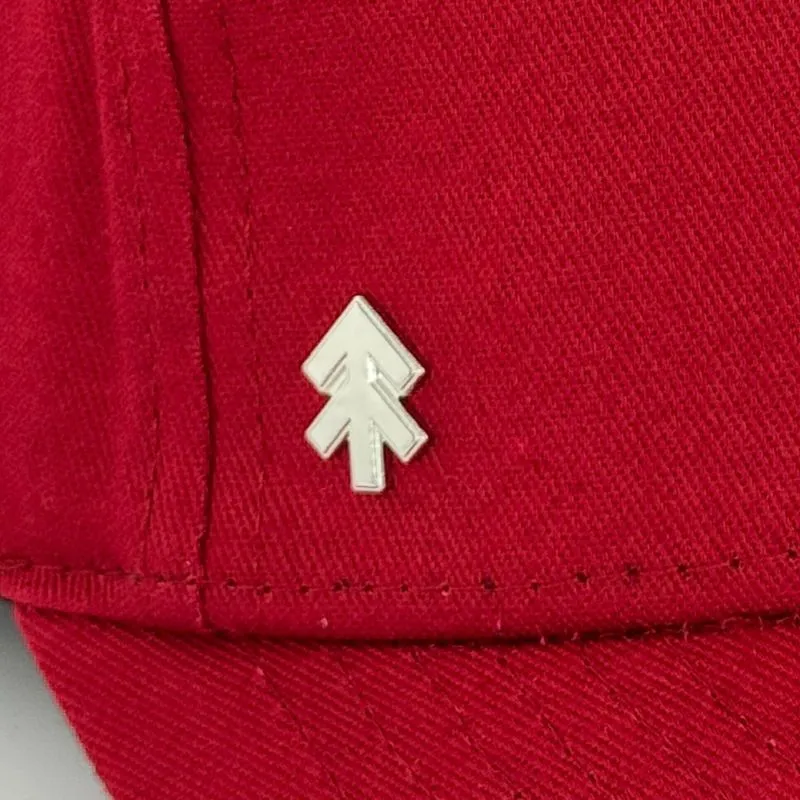 The Black Stuff TBS Icon magnet pin til hue lapel