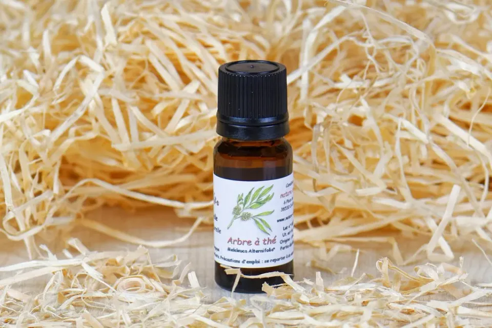 Nature en Bulles tea tree æterisk olie til uren hud