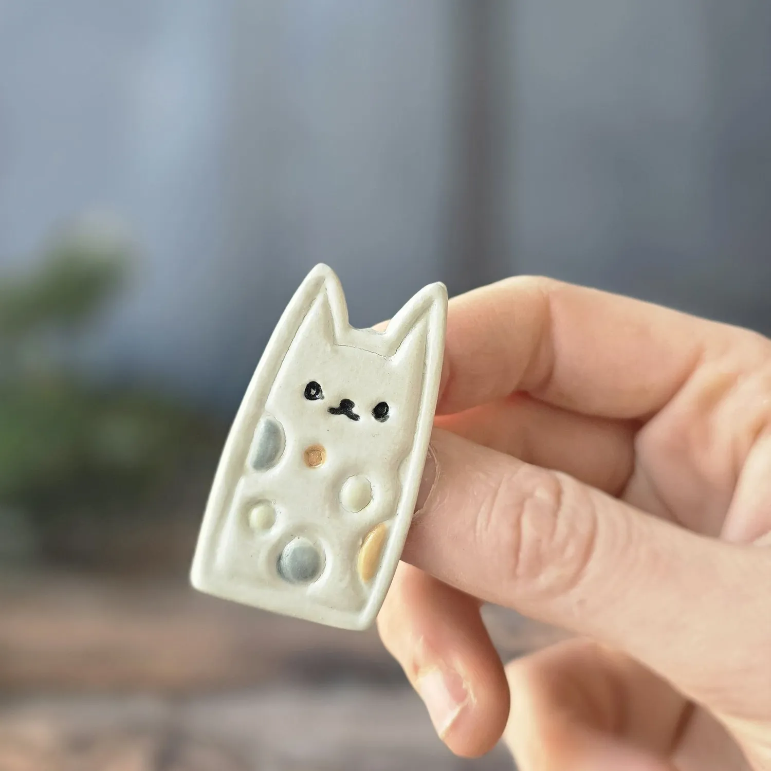 Naturayl Le Gang des Moustaches broche Nyx keramik